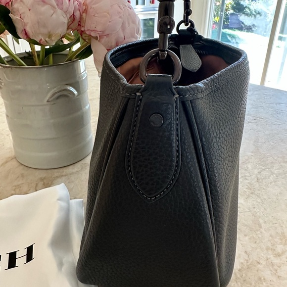 Cary Pebble Leather Crossbody Shoulder Bag - Black - Picture 13 of 14